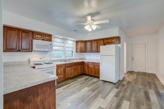 1833 Orangeburg St Unit A - Available Now!