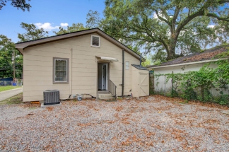 1833 Orangeburg St Unit A - Available Now!