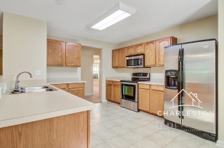 5135 Ballantine Dr - Available Now!