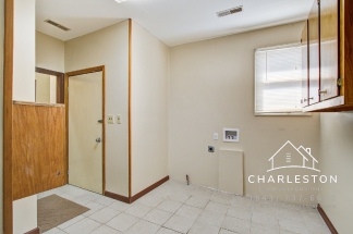 198 Nassau St - Available Now!