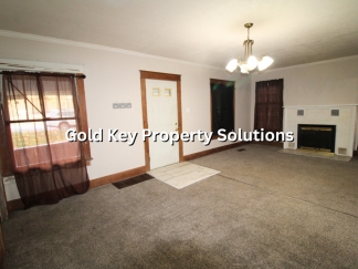 MUNCIE Spacious 2 BR 1 BA House with Fantastic Front Porch NO PETS (NO SECTION 8)