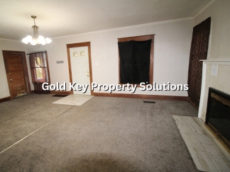 MUNCIE Spacious 2 BR 1 BA House with Fantastic Front Porch NO PETS (NO SECTION 8)
