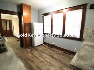 MUNCIE Spacious 2 BR 1 BA House with Fantastic Front Porch NO PETS (NO SECTION 8)