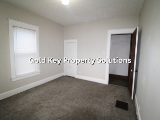 MUNCIE Spacious 2 BR 1 BA House with Fantastic Front Porch NO PETS (NO SECTION 8)