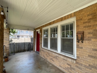 Charming 2 bedroom, 1 bathroom duplex located in the heart of Oklahoma City