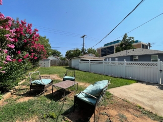Charming 2 bedroom, 1 bathroom duplex located in the heart of Oklahoma City