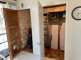 Elegant 2 bed 2 bath 55+ Condominium in Bradenton: Fully Furnished Annual Rental - Impeccably Maintained!