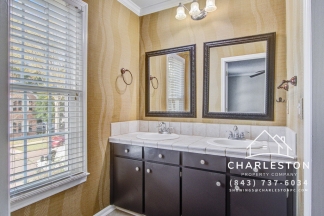 978 Governors Road - **APPLICATION APPROVED - LEASE PENDING**