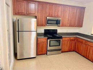 Charming 2-Bed Oasis with 2.5 Baths on Ed Temple Blvd, Nashville – Cozy Living Awaits!