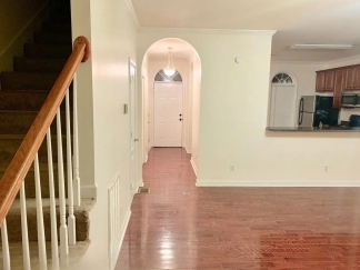 Charming 2-Bed Oasis with 2.5 Baths on Ed Temple Blvd, Nashville – Cozy Living Awaits!