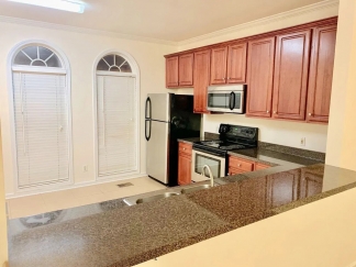 Charming 2-Bed Oasis with 2.5 Baths on Ed Temple Blvd, Nashville – Cozy Living Awaits!