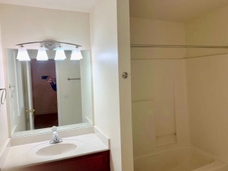 Charming 2-Bed Oasis with 2.5 Baths on Ed Temple Blvd, Nashville – Cozy Living Awaits!