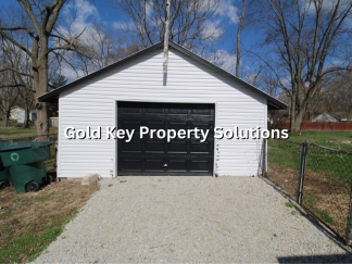 MUNCIE 3 BR 1 BA House with Garage and Covered Porch (SECTION 8 APPROVED)