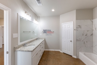 Stylish Glen Rose Home with Open Layout