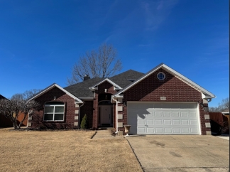 3-Bedroom, 4-Bath Home Featuring a Spacious Loft Located in Bentonville!!!
