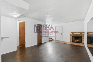 Well-Designed 2 Bedroom Townhome Near Camp Bowie