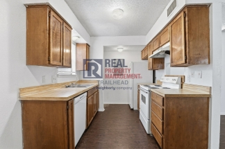 Well-Designed 2 Bedroom Townhome Near Camp Bowie