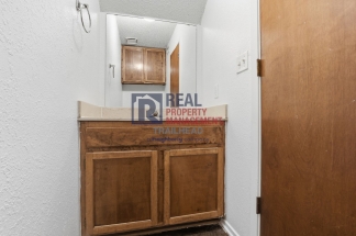 Well-Designed 2 Bedroom Townhome Near Camp Bowie