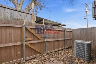 Well-Designed 2 Bedroom Townhome Near Camp Bowie