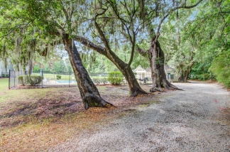 **FULLY FURNISHED TWO BEDROOM CONDO, UTILITIES INCLUDED!**