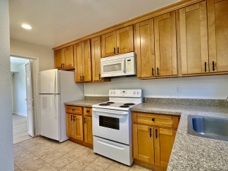 Spacious & Bright Los Gatos Townhome in Prime Location