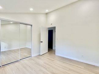 Spacious & Bright Los Gatos Townhome in Prime Location