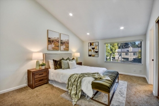 Spacious & Bright Los Gatos Townhome in Prime Location