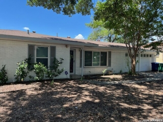 Bright 3BR Home Near Jefferson High School with Garage and Yard