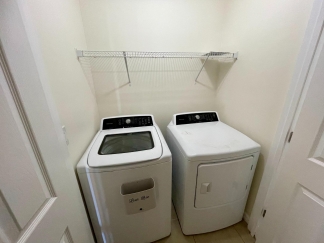 Spacious 4 bed 2 bath Well-Maintained Family Home for Ren