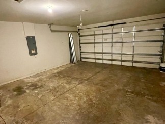 Spacious 4 bed 2 bath Well-Maintained Family Home for Ren