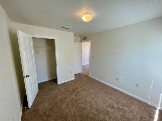 Spacious 4 bed 2 bath Well-Maintained Family Home for Ren