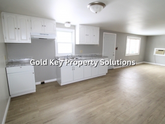 MUNCIE All-Electric 2 BR 1 BA Triplex with Garage (SECTION 8 APPROVED)