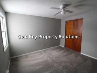 MUNCIE All-Electric 2 BR 1 BA Triplex with Garage (SECTION 8 APPROVED)