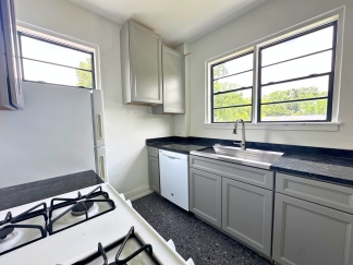 122 Demouy Ave