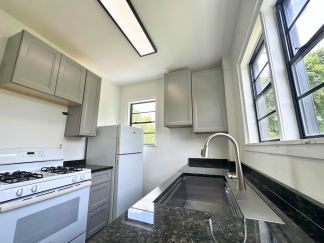 122 Demouy Ave
