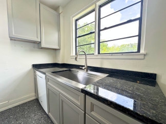 122 Demouy Ave