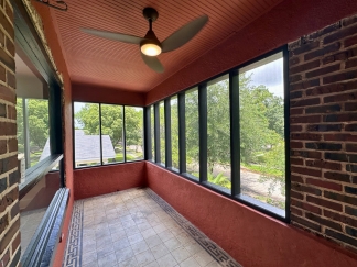 122 Demouy Ave