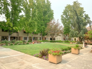Los Gatos 2 Bedroom Located in a Fabulous Community! 55+ Only