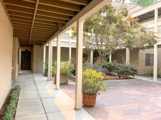 Los Gatos 2 Bedroom Located in a Fabulous Community! 55+ Only