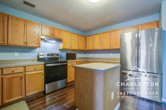 8637 Chloe Ln - Available 3/18!