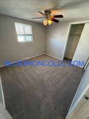 Spacious 3 bedroom unit with great access to highway Spacious 3 bedroom unit with great access to highway