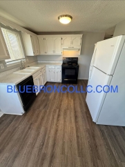 Spacious 3 bedroom unit with great access to highway Spacious 3 bedroom unit with great access to highway