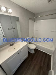 Spacious 3 bedroom unit with great access to highway Spacious 3 bedroom unit with great access to highway