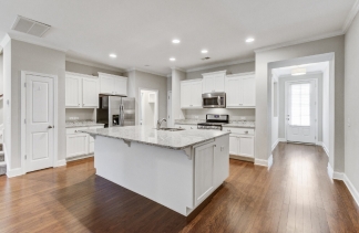 2005 Kings Gate Ln - Available 4/01!