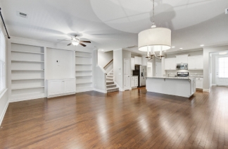 2005 Kings Gate Ln - Available 4/01!