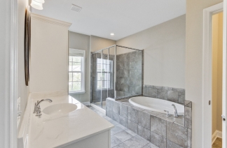 2005 Kings Gate Ln - Available 4/01!