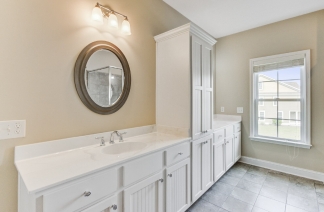 2005 Kings Gate Ln - Available 4/01!