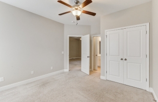 2005 Kings Gate Ln - Available 4/01!