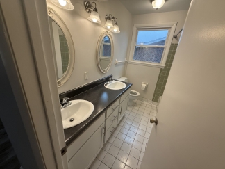 2bed/2bath with Bonus room and garage! 2600B Dixon Drive, Nashville!