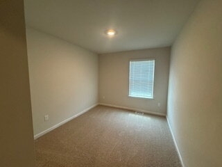 124 Rae Court | Modern 3-Bedroom Townhome for Rent in Luray, VA with Granite Kitchen | Available Now